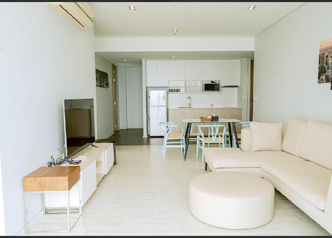 Veranda Residences Pattaya By Phung Jomtien Beach Exterior photo